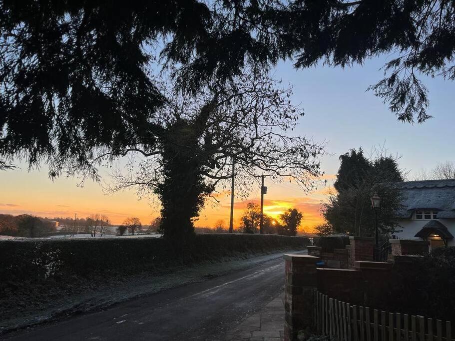 Brownhills Villa Eaton  Buitenkant foto